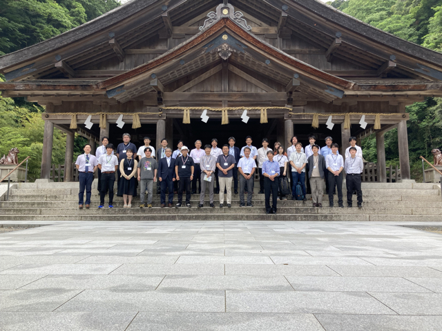 美保神社は参拝者もなく，貸切状態で写真を撮ることができました。なかなかないことです。