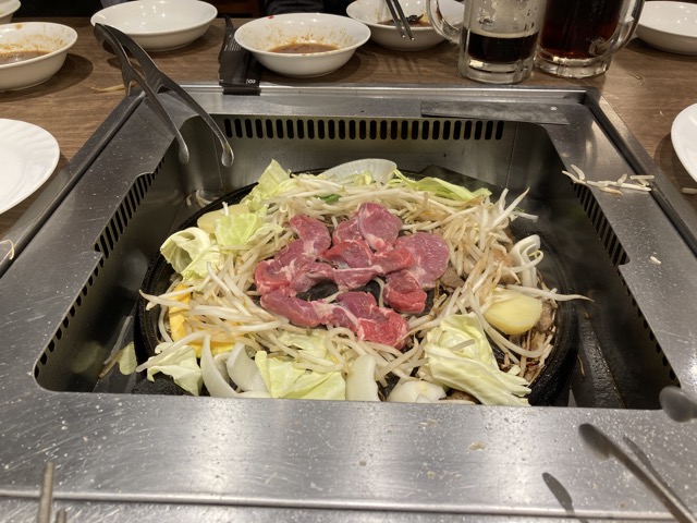 懇親会ではジンギスカンを味わいました