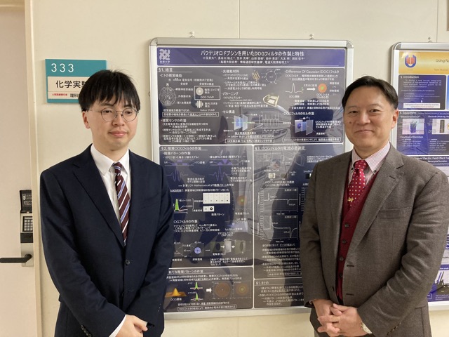 小玉くんは大学院での学位記授与の後，来てくれました。